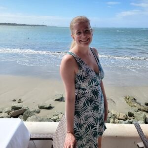 Meet your Posher, Joelie